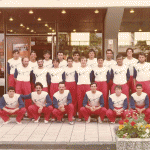Selección Española en la puerta del hotel en Haarlem (Holanda), durante el Campeonato de Europa de 1985